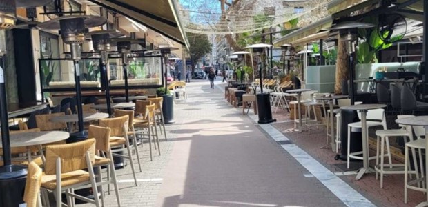 Δυσκολεύονται και υιοθετούν μοντέλο σελφ σέρβις